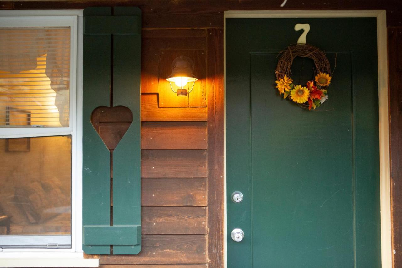 The Chimney Rock Inn & Cottages Exterior foto