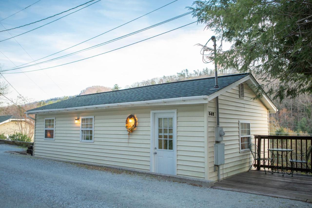 The Chimney Rock Inn & Cottages Exterior foto